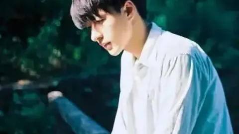 滕哈赫强调：曼联无意出售拉什福德，全面分析利物浦强项与短板